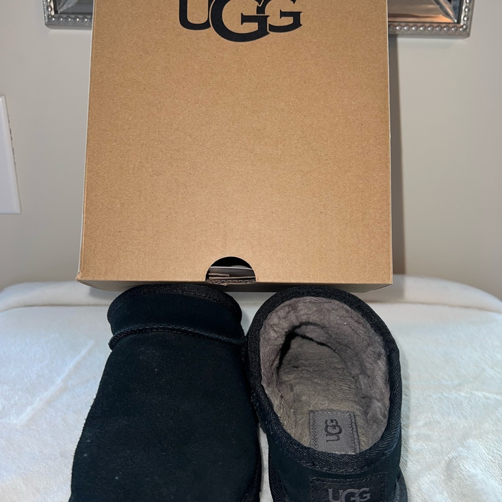 Ugg Ultra Mini - image 1